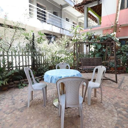 Mama Mids Home Morjim Exterior foto
