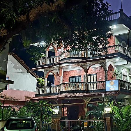 Mama Mids Home Morjim Exterior foto