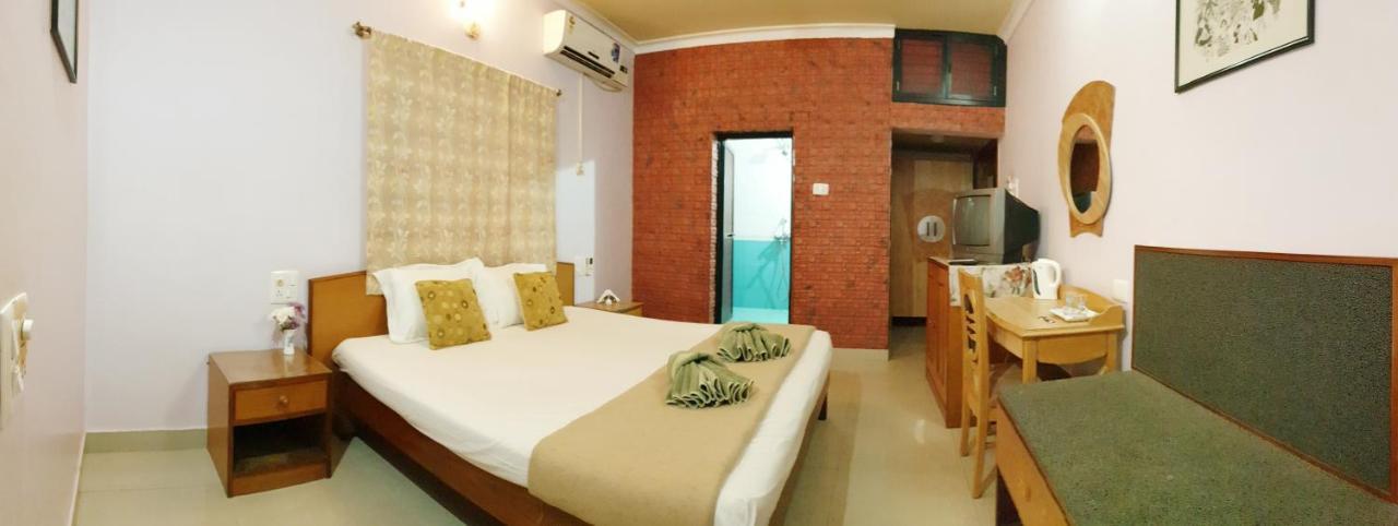 Mama Mids Home Morjim Exterior foto
