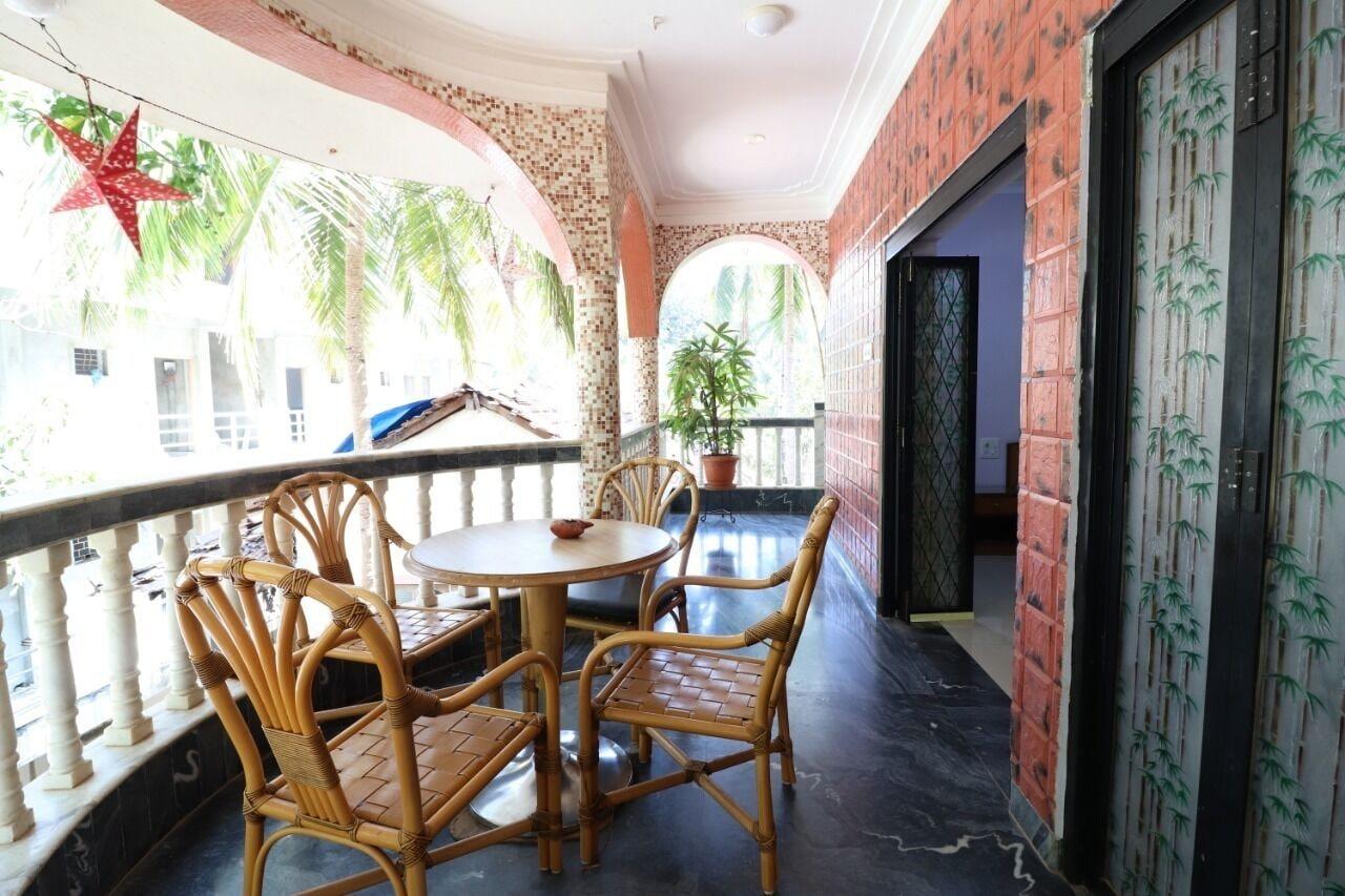 Mama Mids Home Morjim Exterior foto