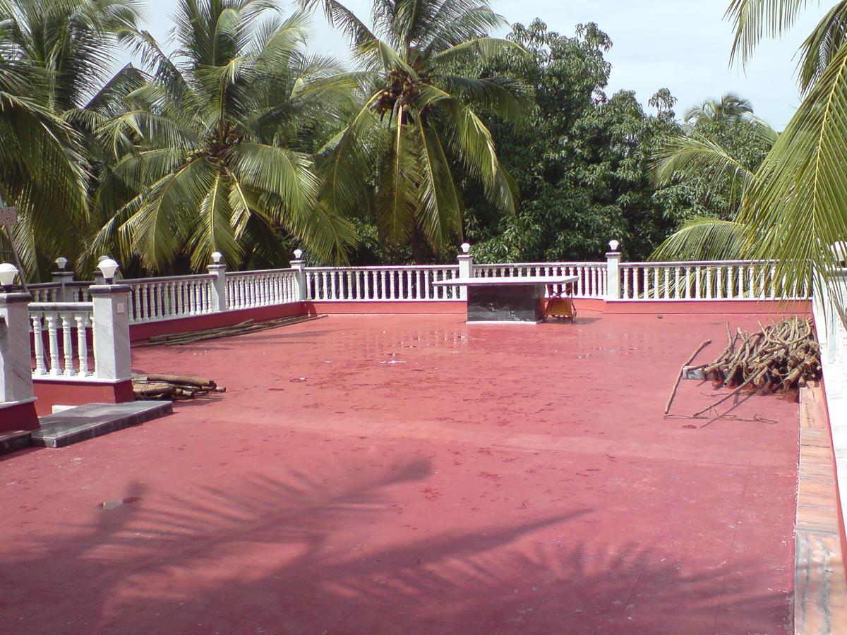 Mama Mids Home Morjim Exterior foto